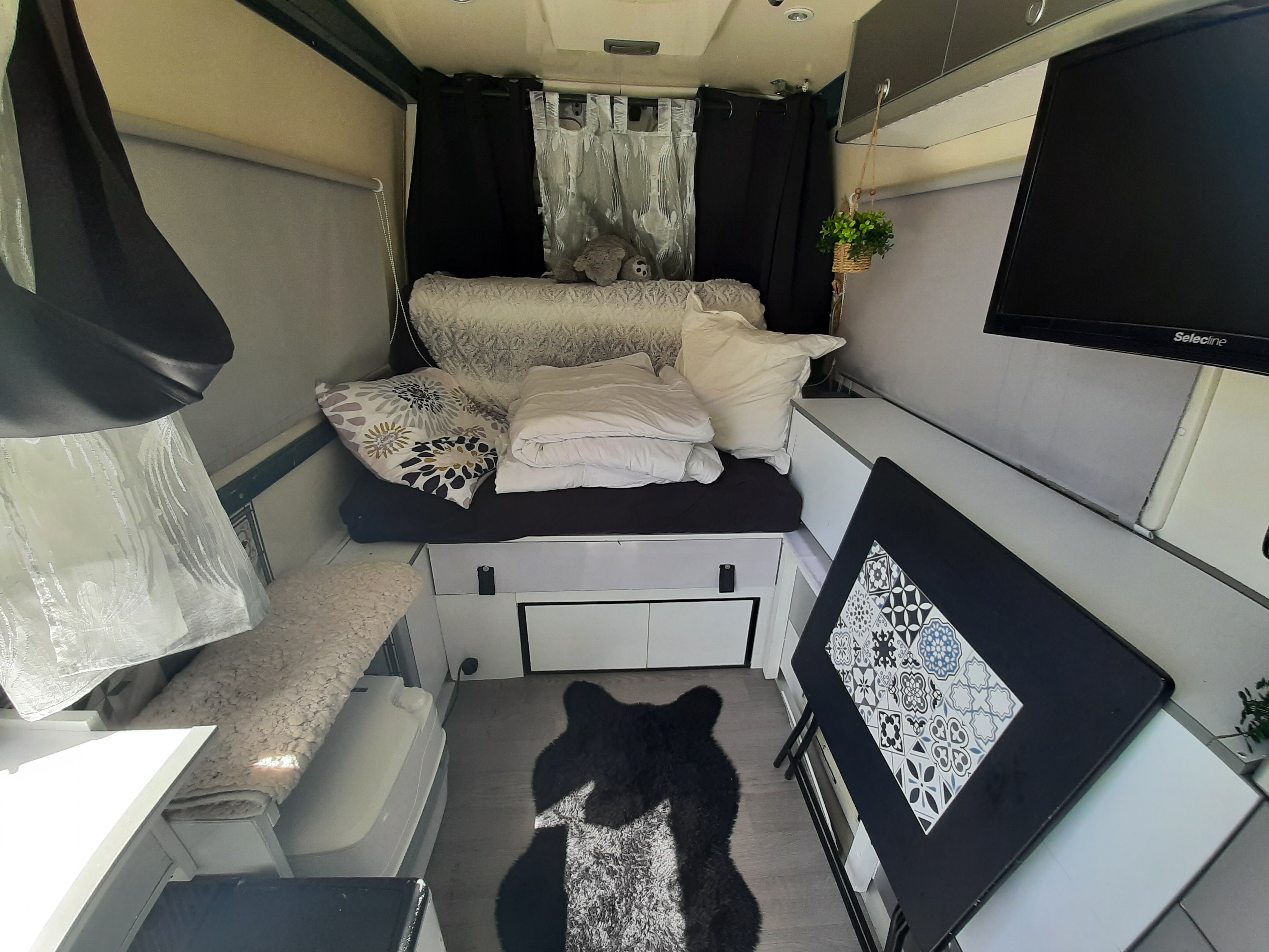 Photos du Fourgon Renault Master Salon après rénovation